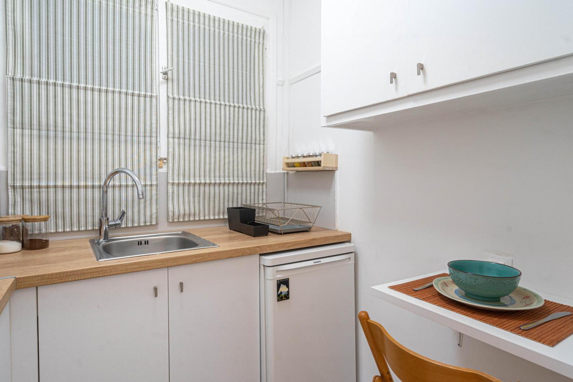Lovely Studio In Likavitos Hill 雅典 外观 照片